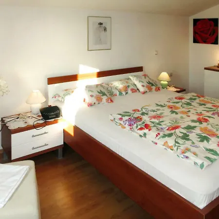 Haus Suai Turanj